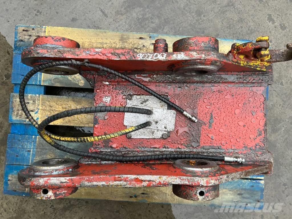 Engcon S70 - 323D Quick connectors