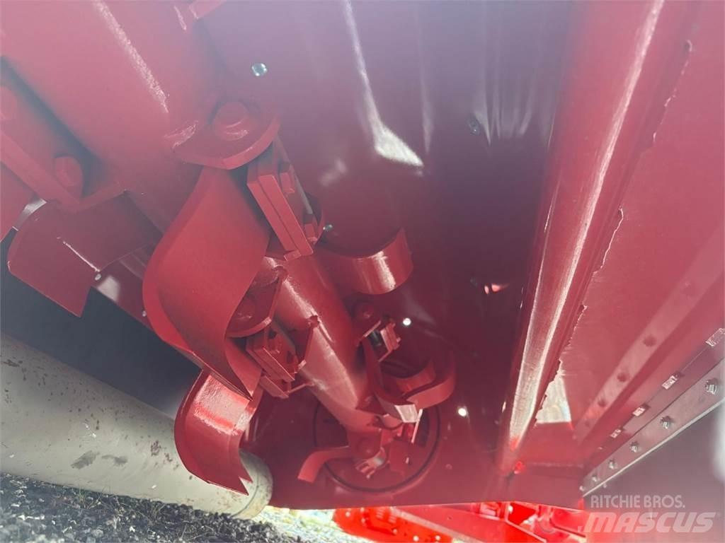 Dücker USM 15 VR4 Aerators and dethatchers