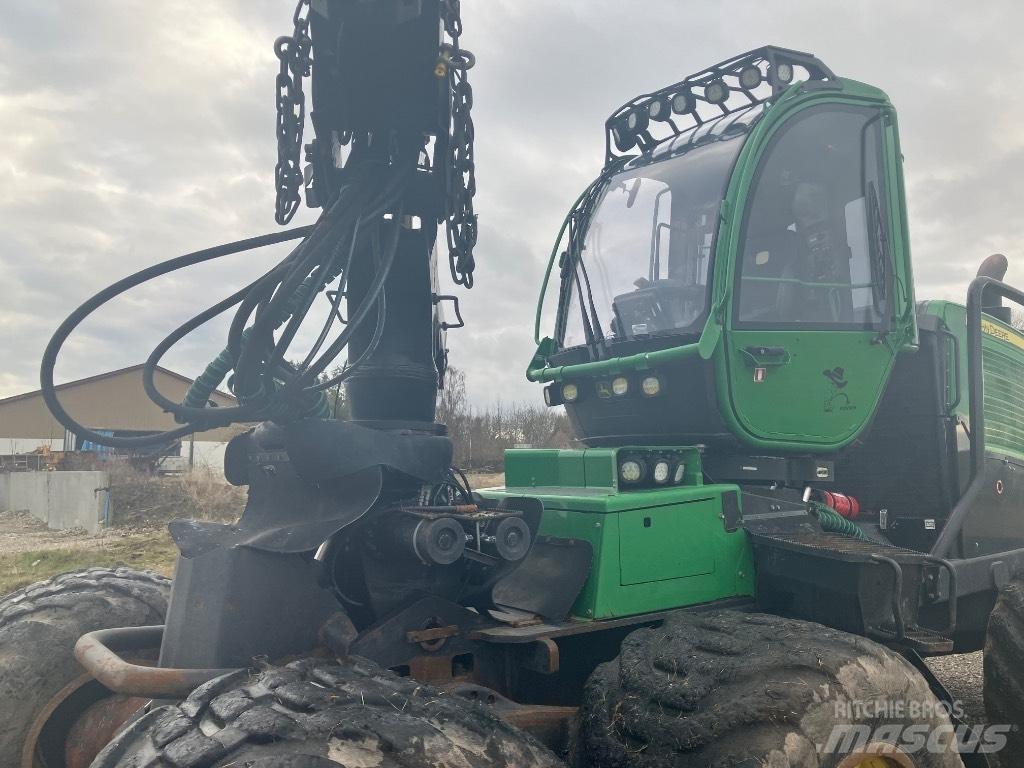 John Deere 1270G Harvesters