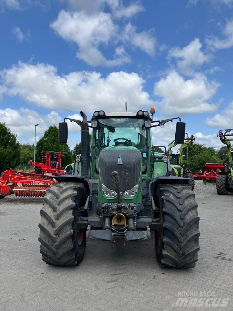Fendt 824 Vario Tractors