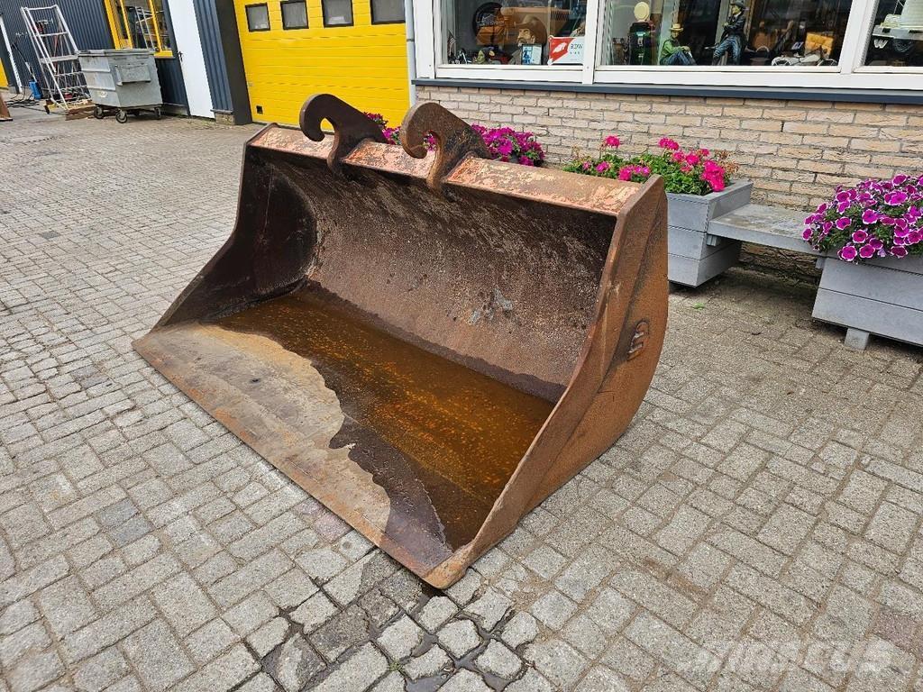  Onbekend Slotenbak Buckets