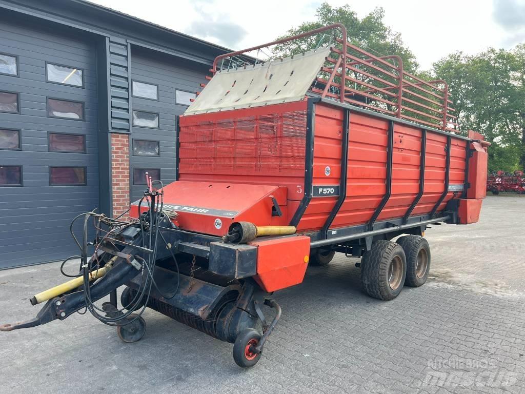 Deutz Fahr F 570 Self loading trailers