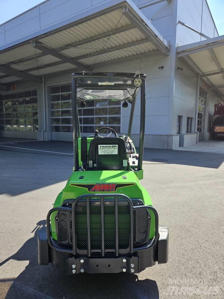 Avant e527 Multi purpose loaders