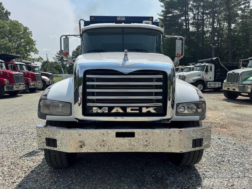 Mack Granite GU 713 Tipper trucks