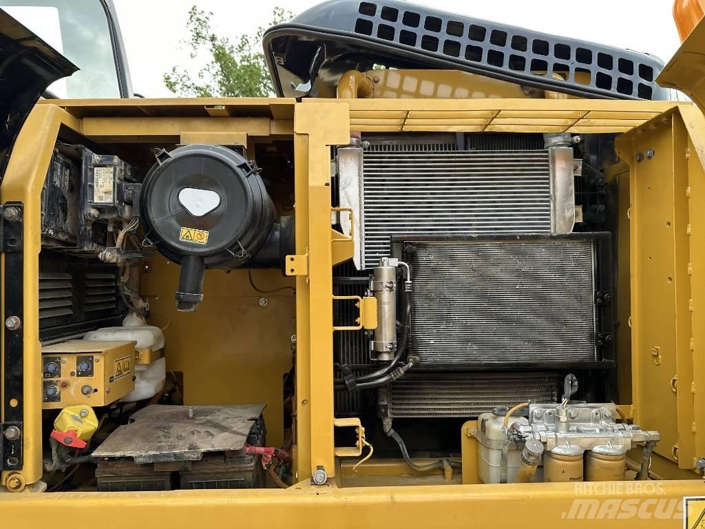 CAT 320D2 Crawler excavators