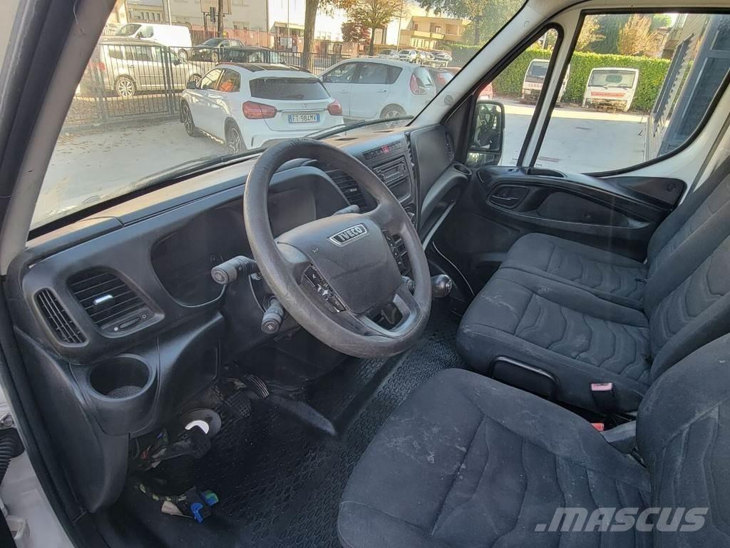 Iveco DAILY E6 Cabins and interior