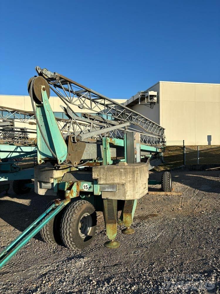 Cattaneo CM71 Self erecting cranes