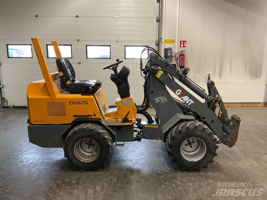 GiANT 262 S Multi purpose loaders