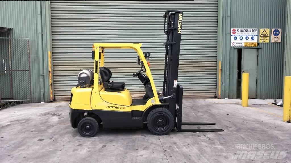 Hyster H2.5XT LPG trucks
