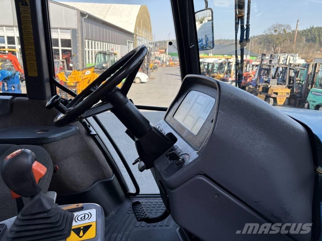 New Holland 8870 Tractors