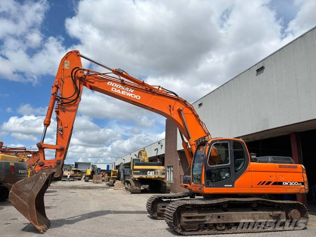Doosan DX 300 LC Crawler excavators
