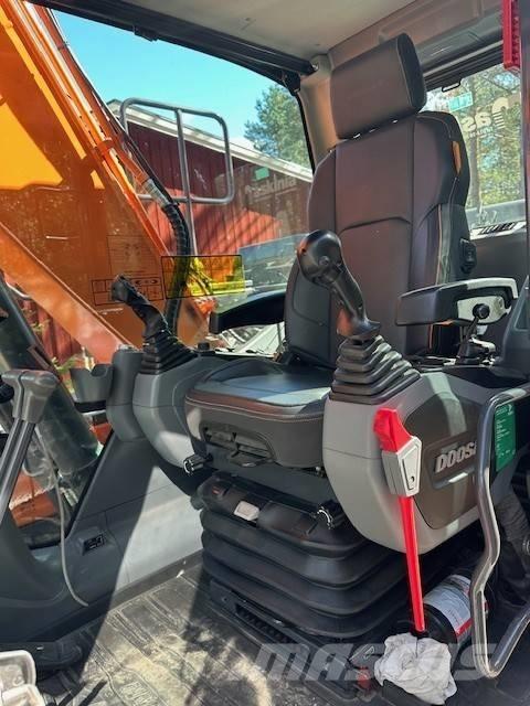 Doosan DX 140 LC Crawler excavators
