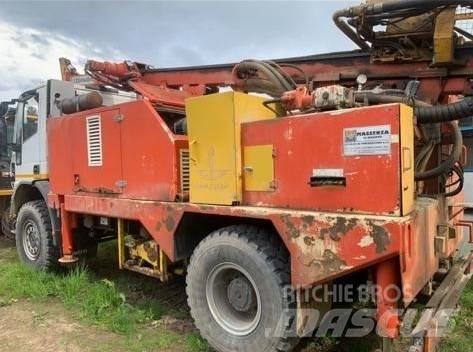 Massenza Mi6 Waterwell drill rigs