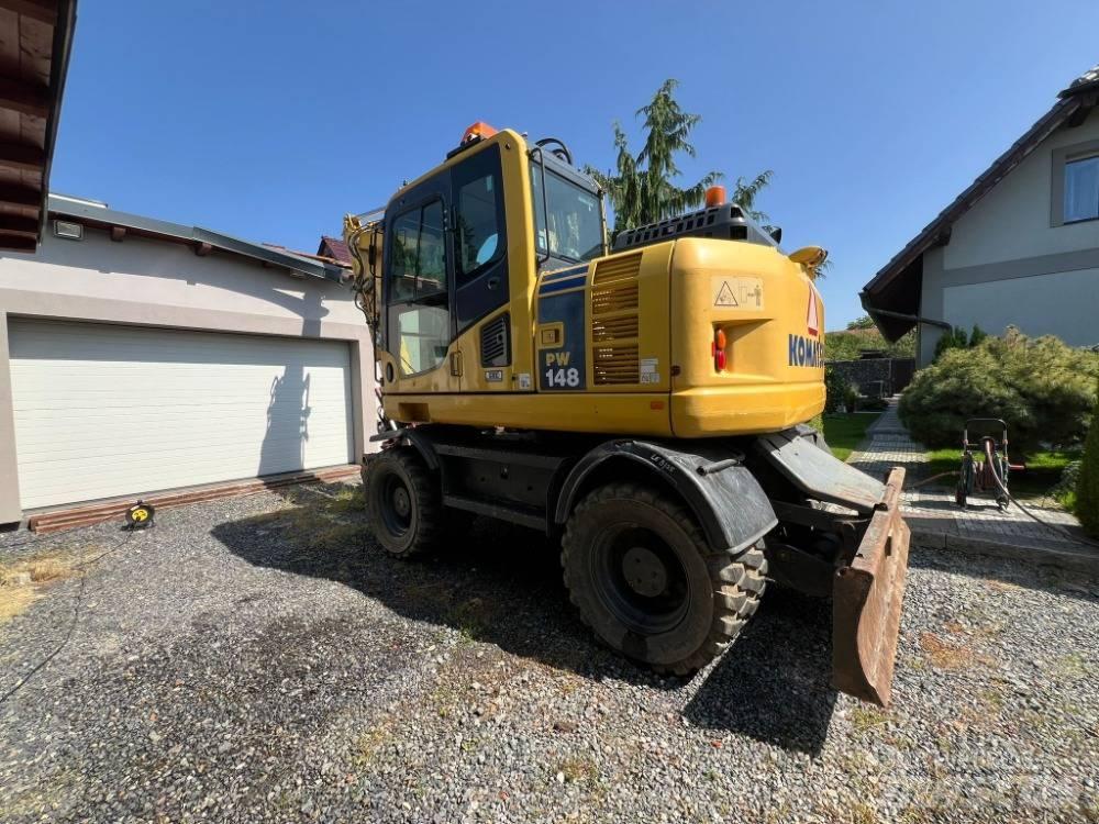 Komatsu PW 148-8 Wheeled excavators