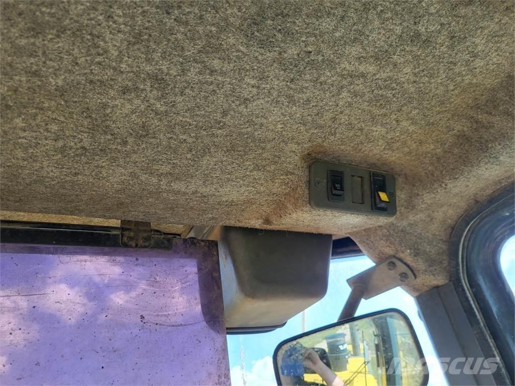 Komatsu WF 450T-3 Construction - Others