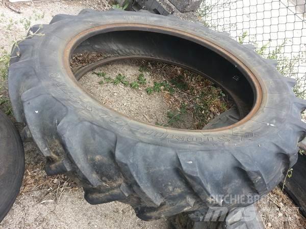  Pneu 13.6-38 Tyres, wheels and rims