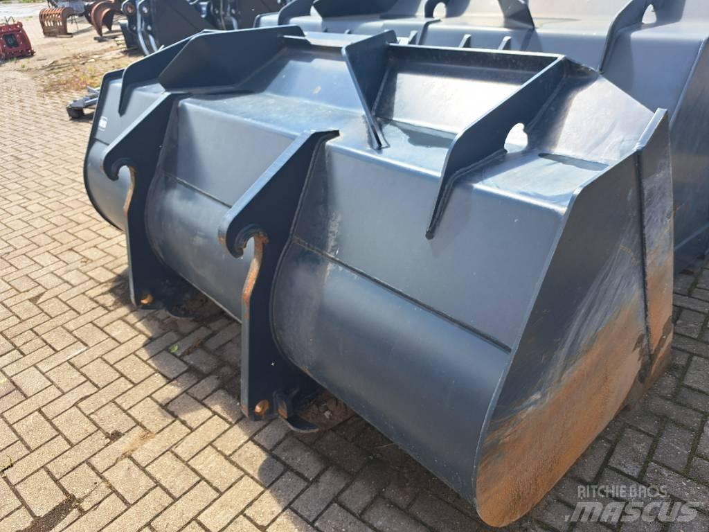 Hyundai HL955A Buckets