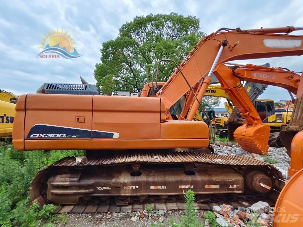 Doosan DX 300 LC Crawler excavators