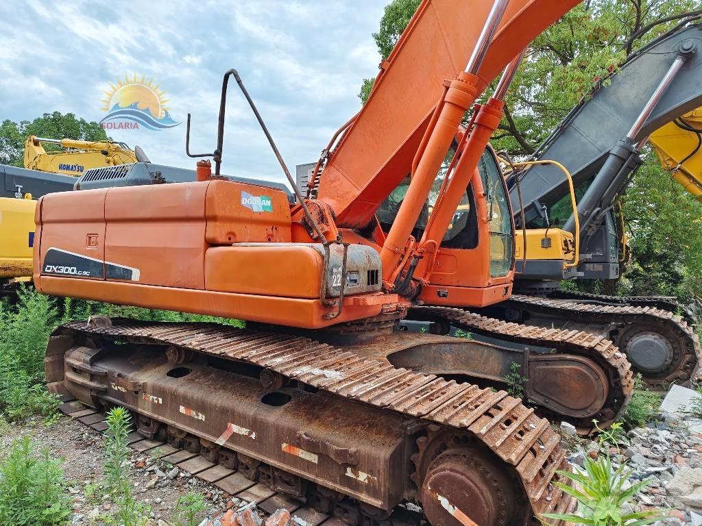 Doosan DX 300 LC Crawler excavators