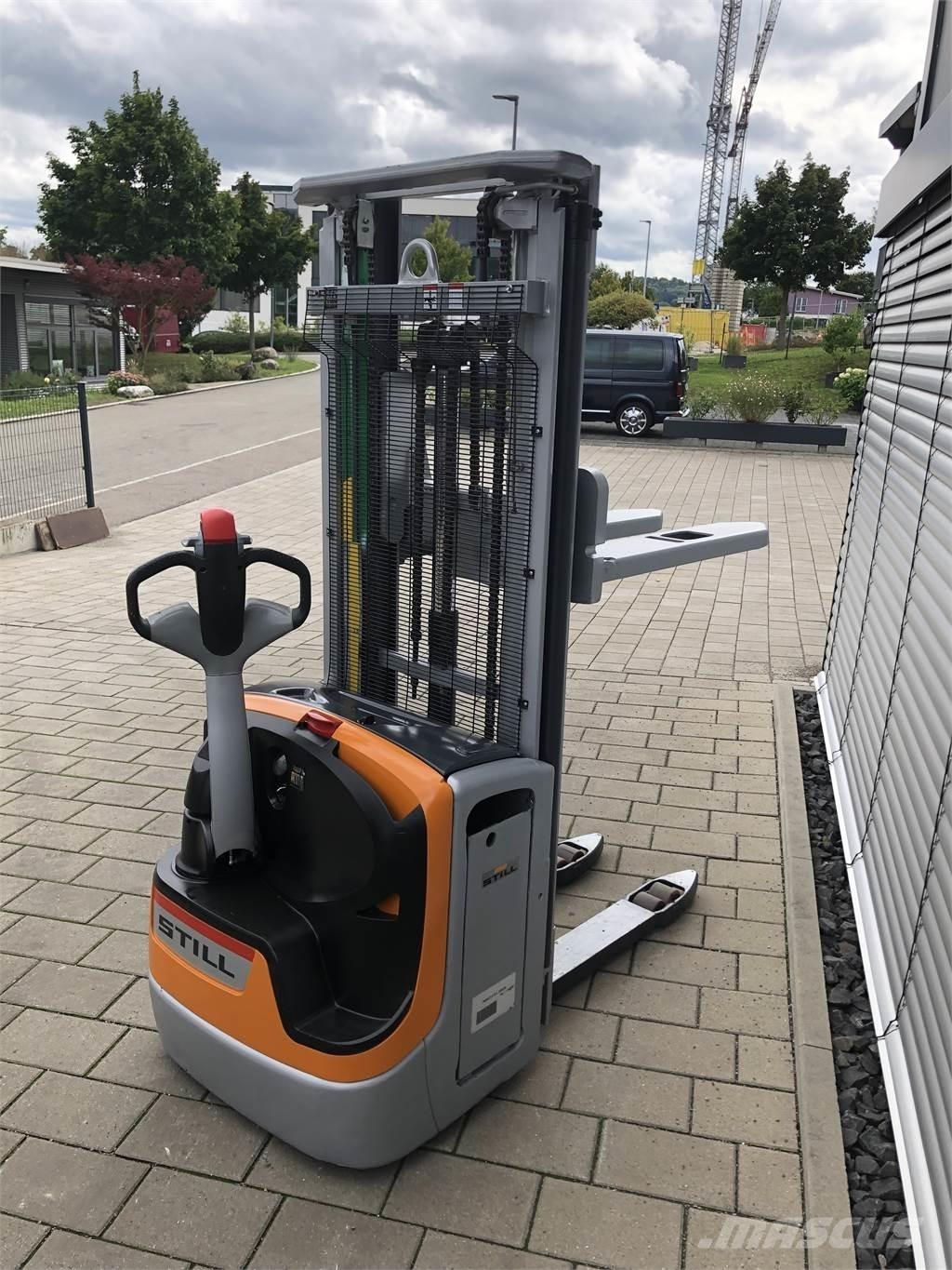Still EXV 14C Pedestrian stacker