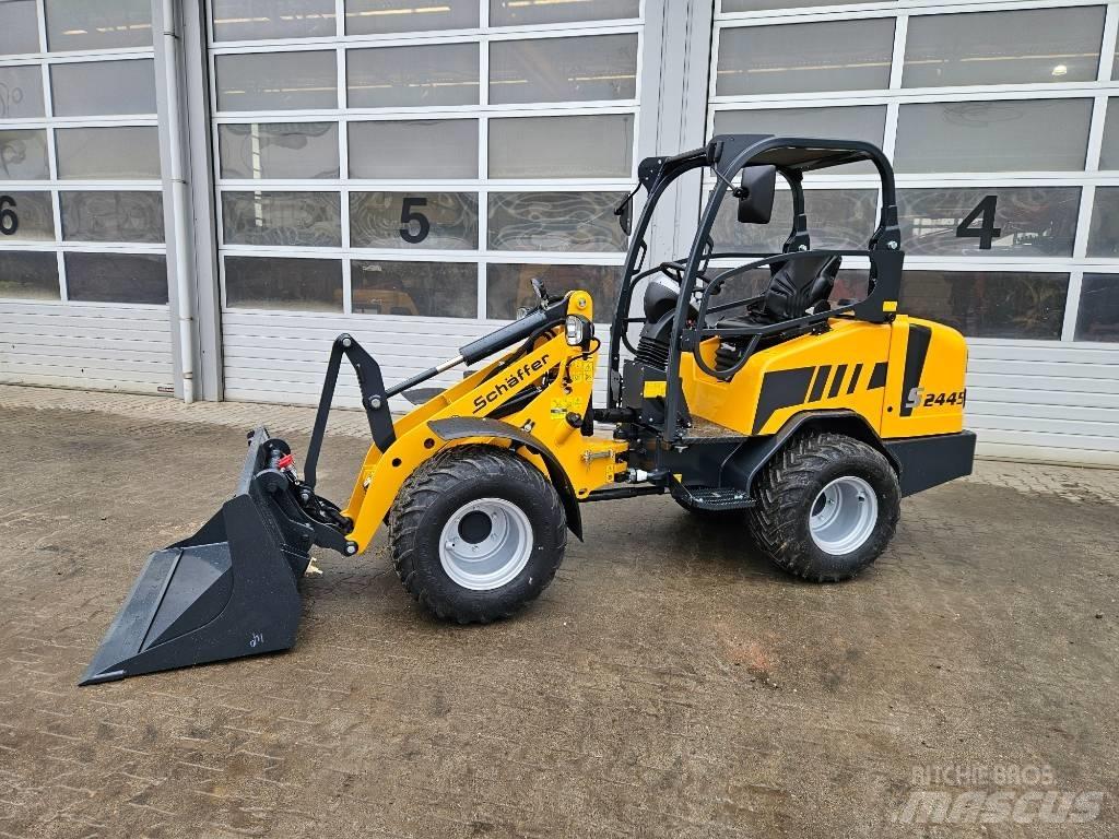 Schäffer 2445S Mini loaders