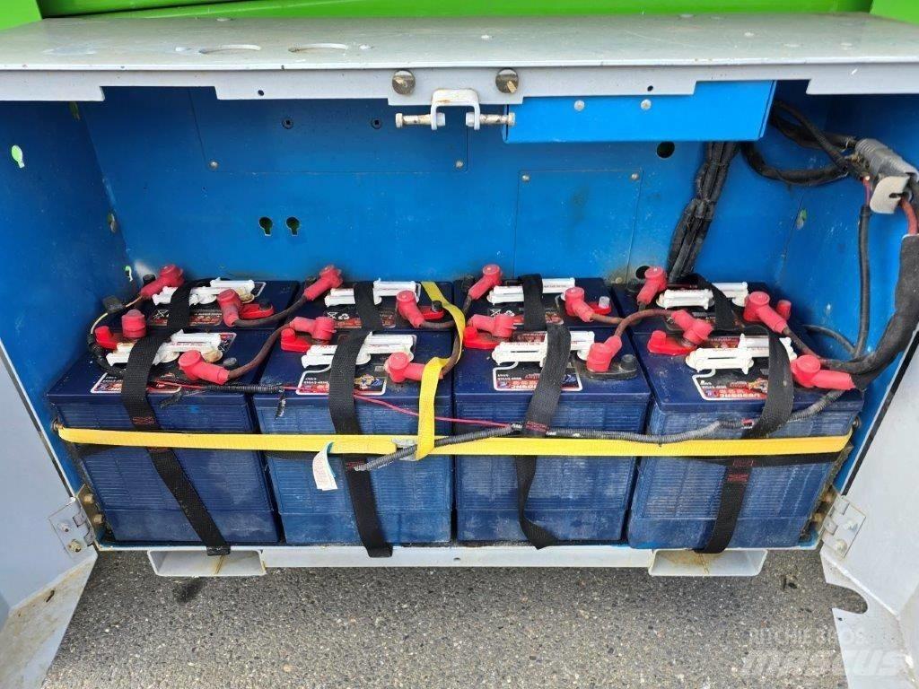 Genie GS 3369 DC Scissor lifts