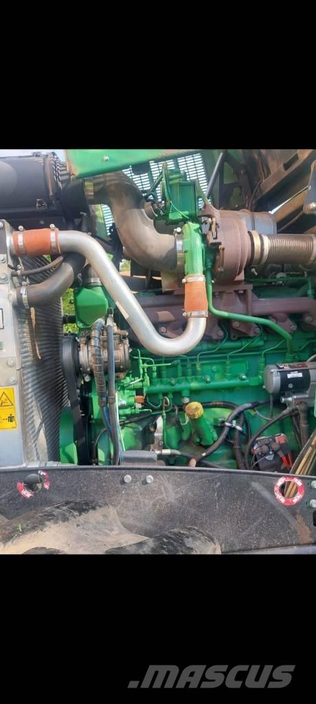 John Deere 1070 E Harvesters