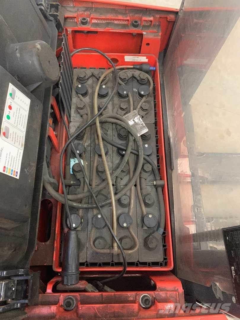 Linde L16 Self propelled stackers