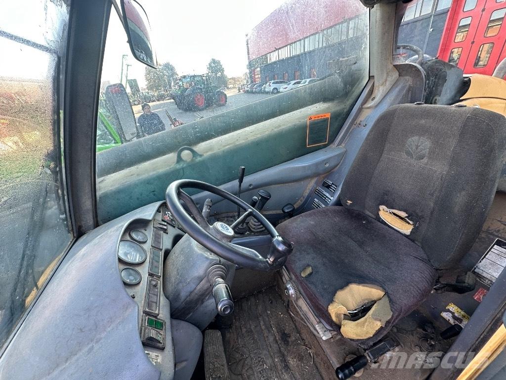 New Holland LM 640 Telehandlers for agriculture