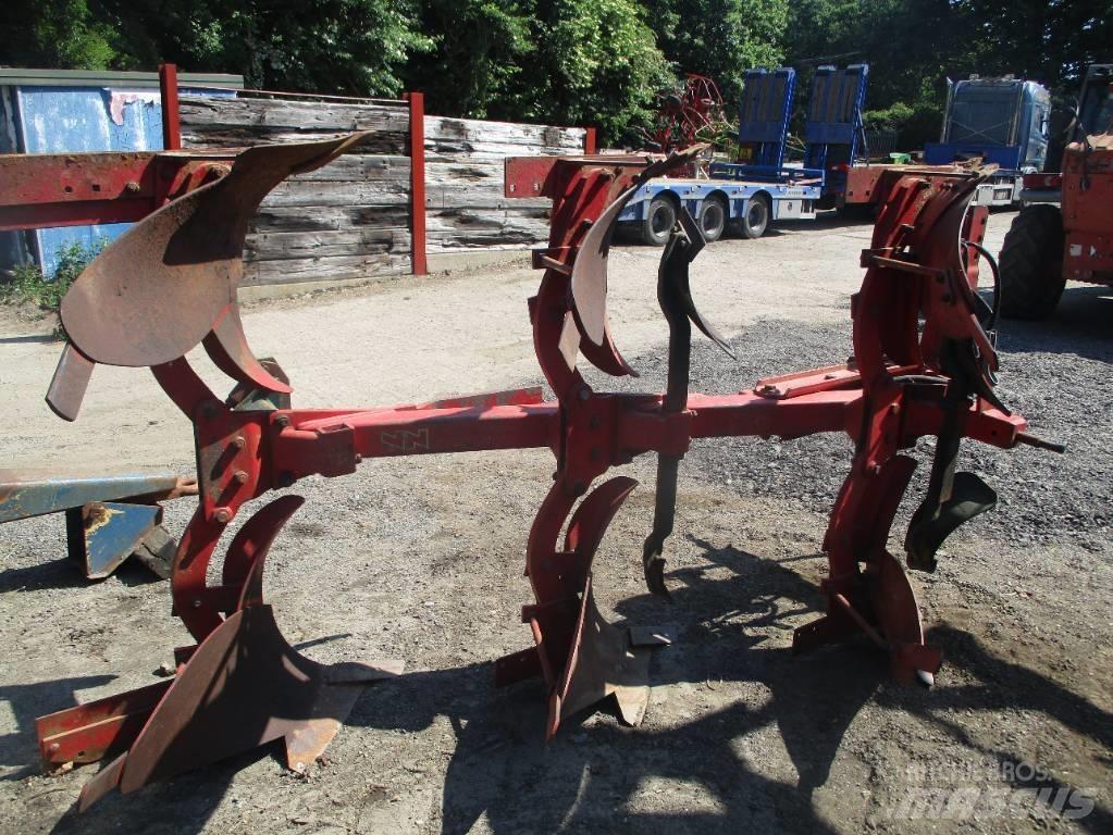 Vogel & Noot 3F Reversible ploughs