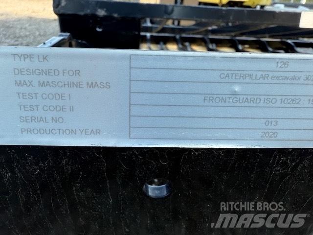 CAT CABIN SECURITY Cabins and interior