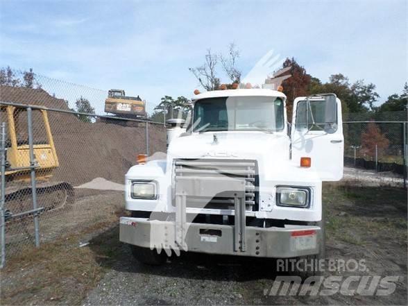 Mack DM600 Construction - Others