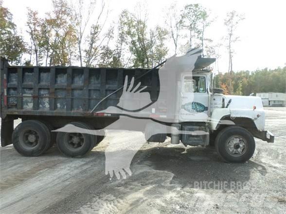 Mack DM600 Construction - Others