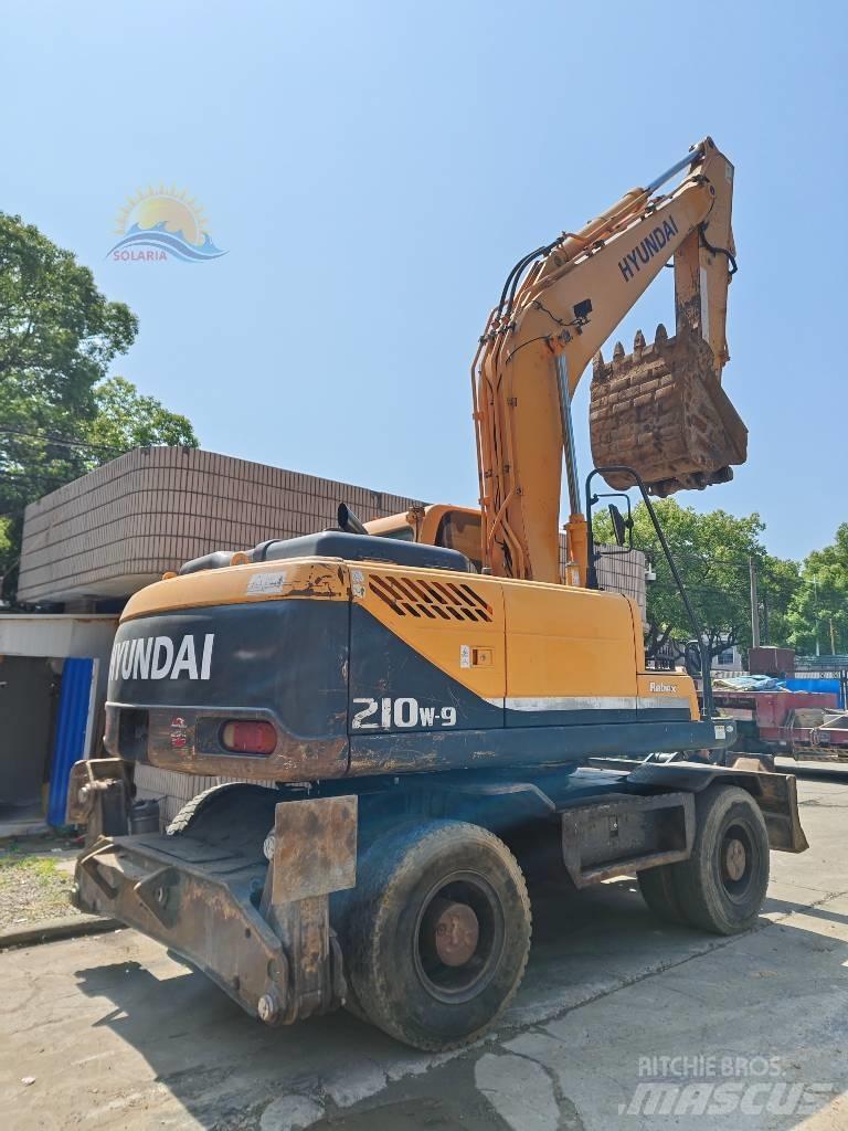 Hyundai R210W-9 Wheeled excavators