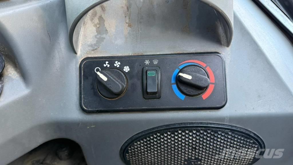 Bobcat T 590 Skid steer loaders