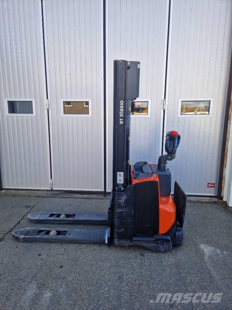 BT SWE 120 L.  57 tim Pedestrian stacker