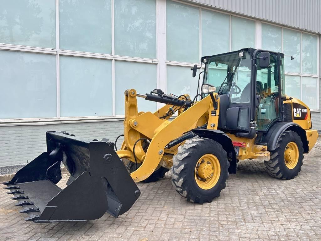 CAT 906 M    2016 Wheel loaders