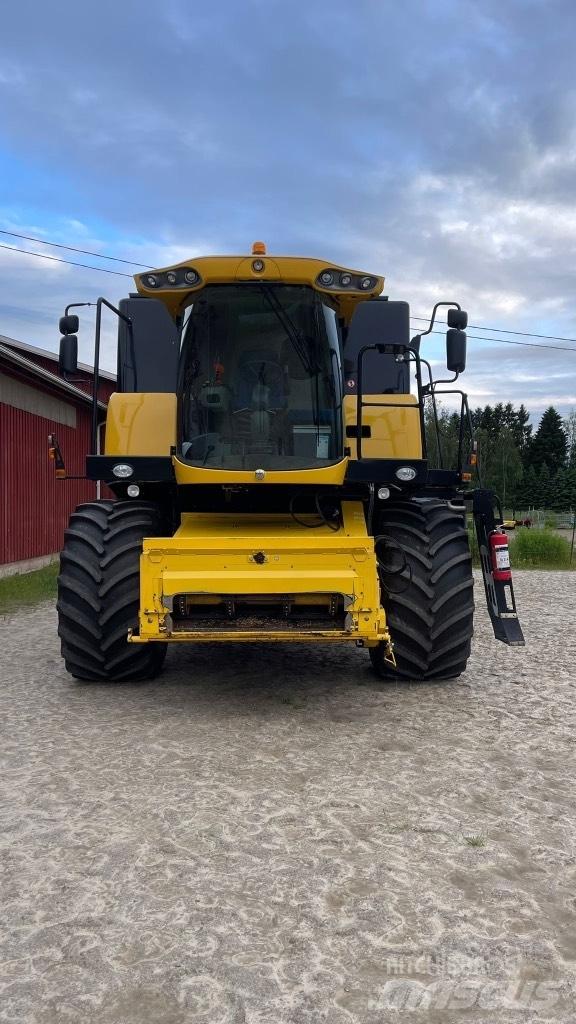 New Holland CX 6090 Combine harvesters