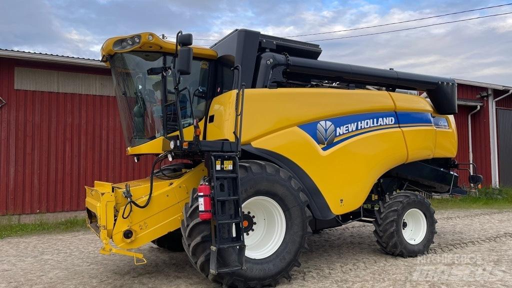 New Holland CX 6090 Combine harvesters