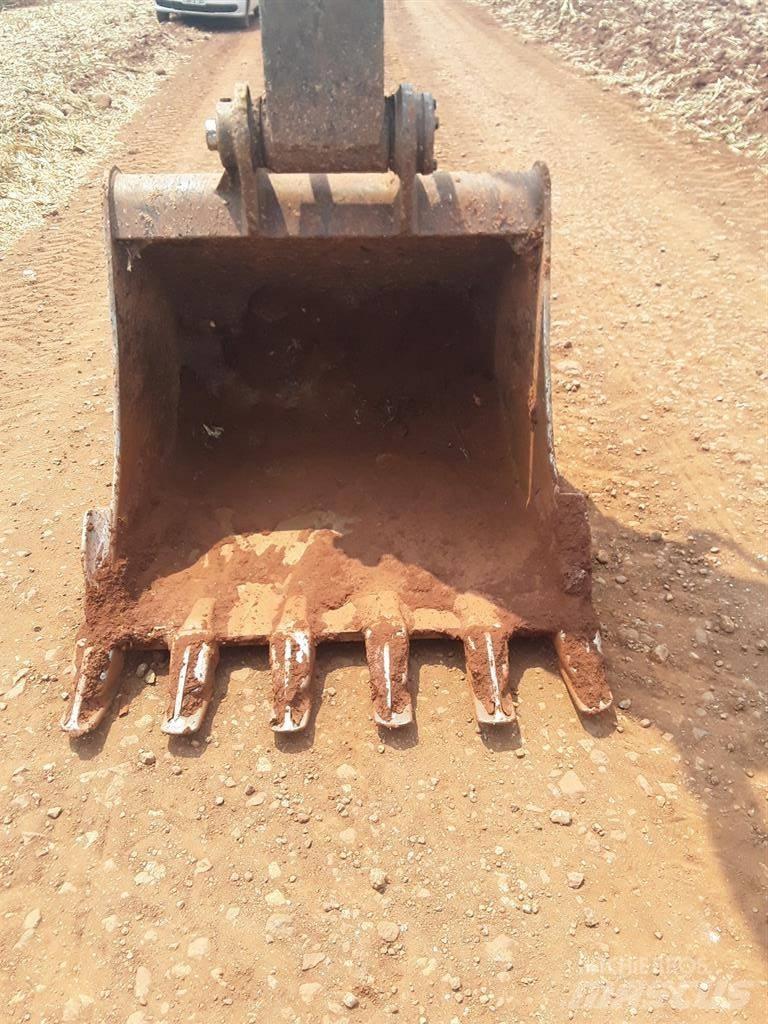 CAT 318D2L Crawler excavators