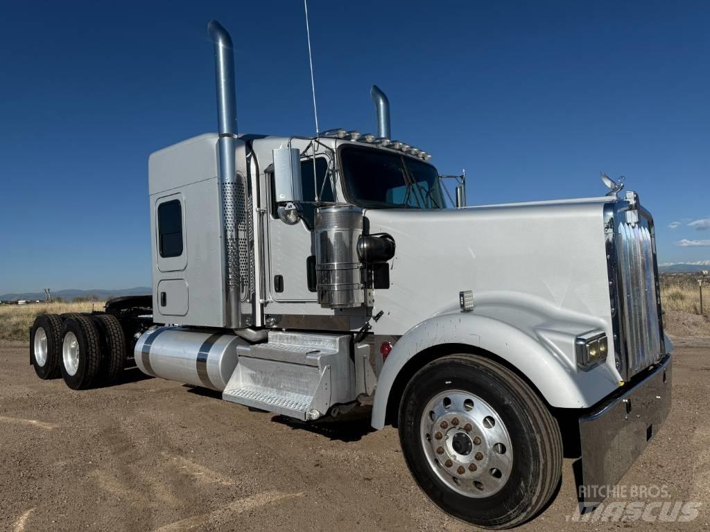 Kenworth W 900 Tractor Units