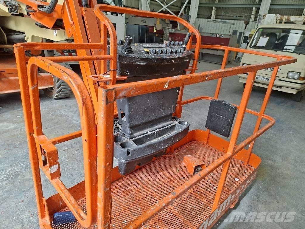 JLG 450 AJ Compact self-propelled boom lifts