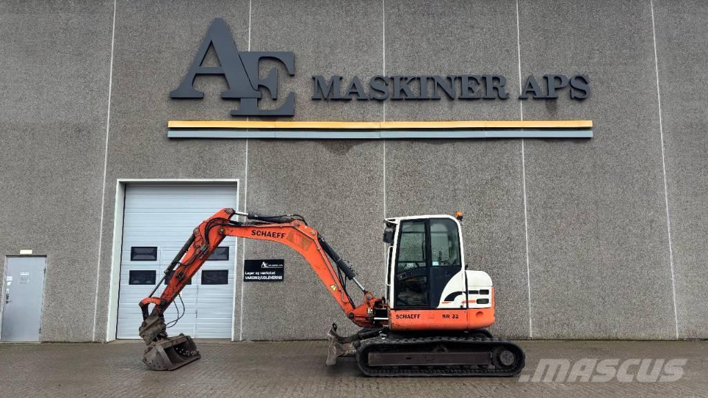 Schaeff HR 32 Midi excavators  7t - 12t