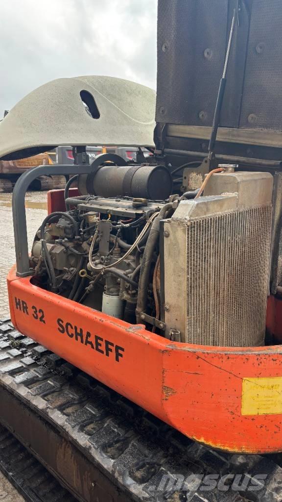 Schaeff HR 32 Midi excavators  7t - 12t