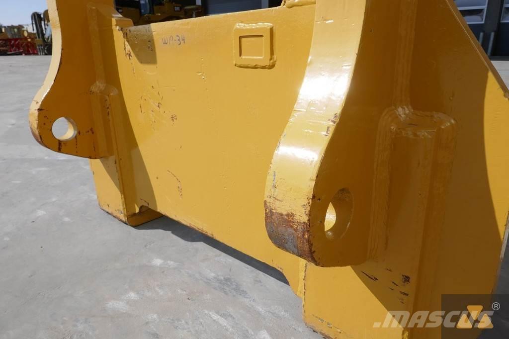 OM Forks Cat 980H Transportation - Others