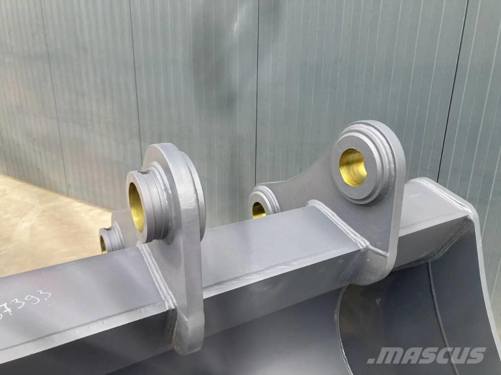 Hitachi ZX300 Buckets