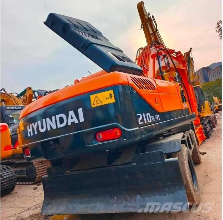 Hyundai 210 W-9 Wheeled excavators