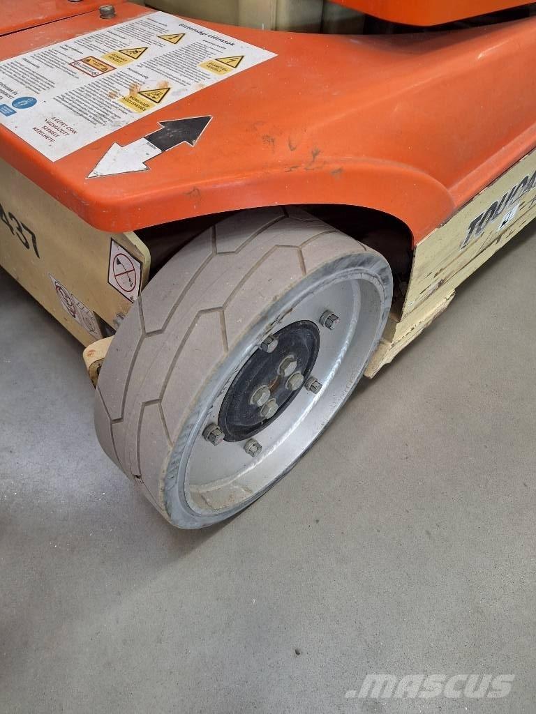 JLG Toucan 10 E Vertical mast lifts