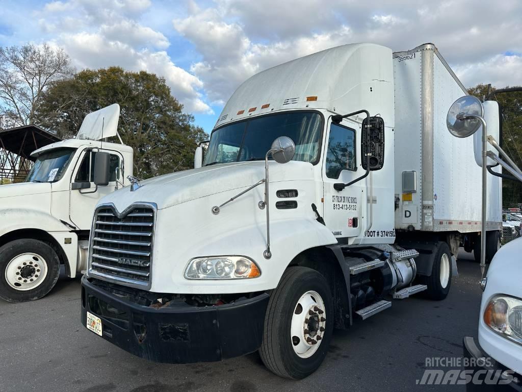 Mack Truck Tractor Units