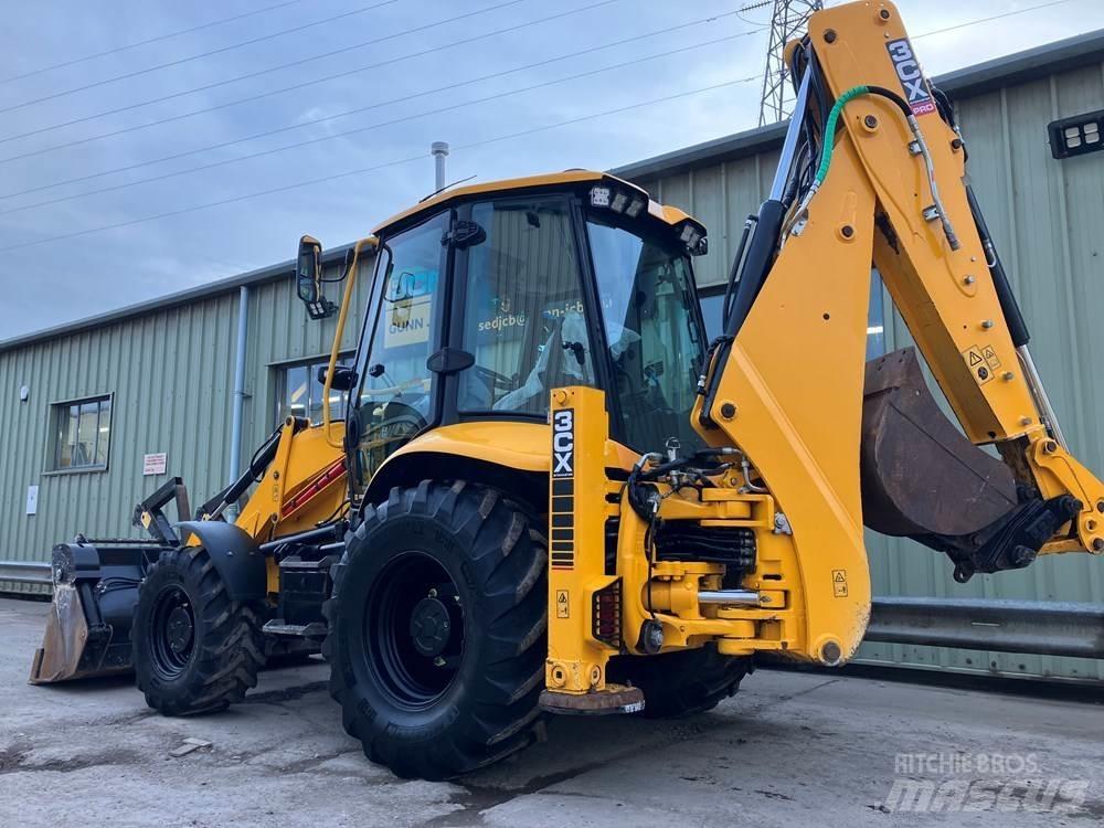 JCB 3CX Backhoe loaders